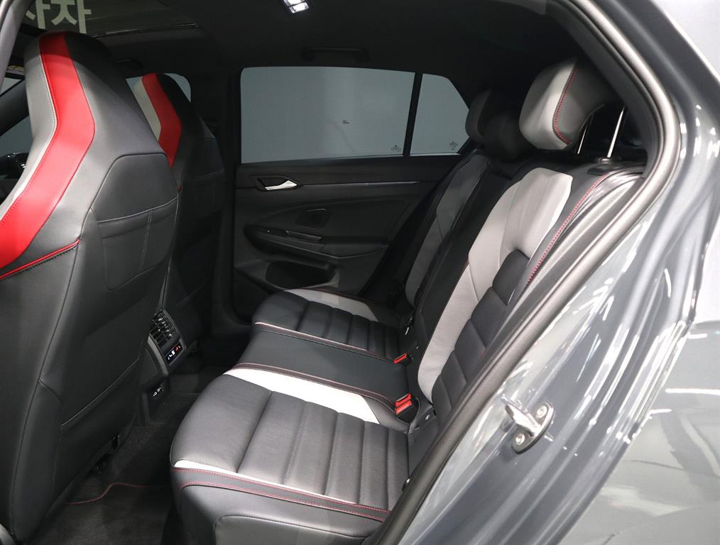 Volkswagen Golf - Vista 10