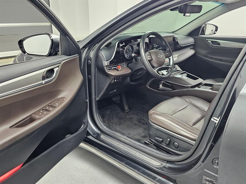 HYUNDAI Grandeur - Vista 11