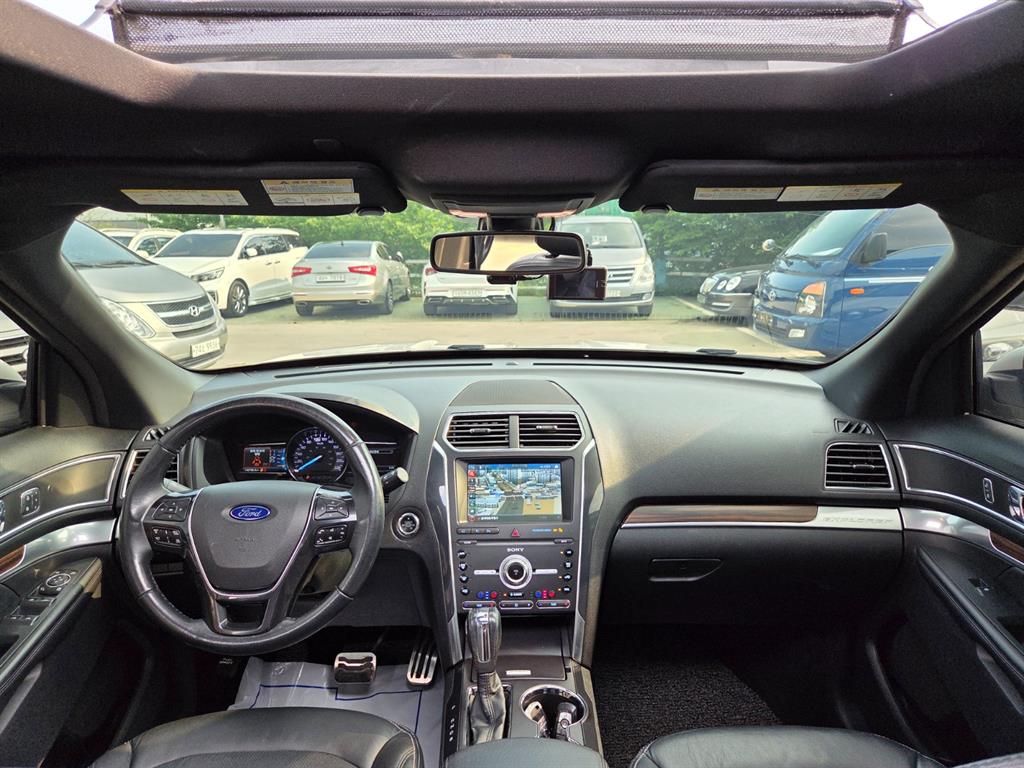Ford Explorer - Vista 6