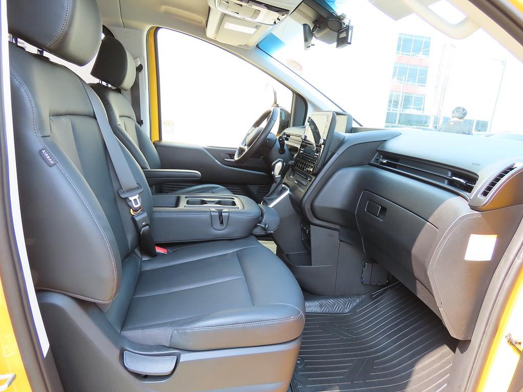 HYUNDAI Staria - Vista 6
