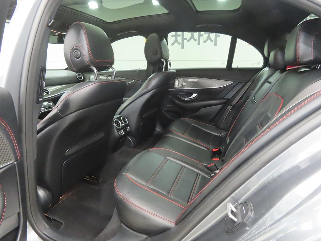 Mercedes Benz E class - Vista 6