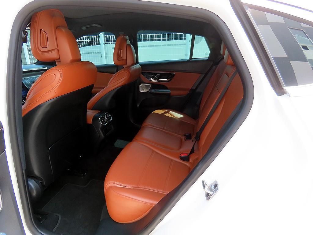 Mercedes Benz GLC Class - Vista 6
