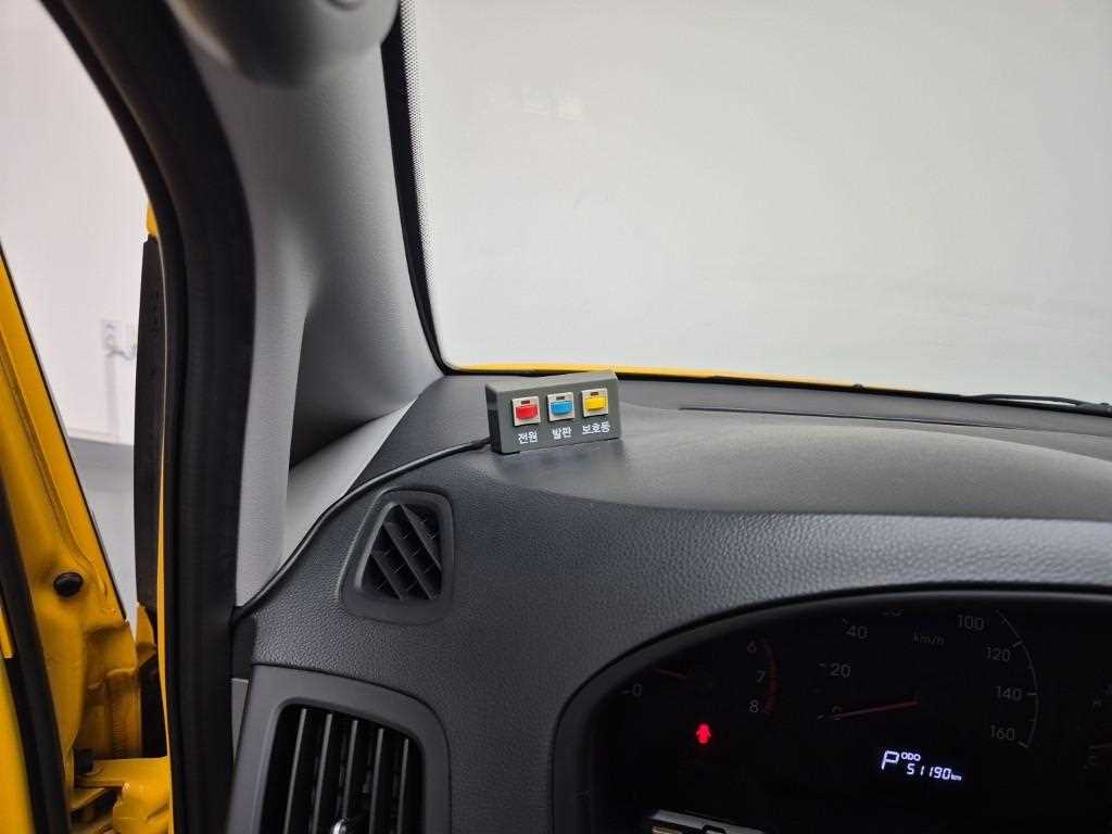 HYUNDAI Starex 2021 Amarillo - Importación desde Corea - HF Imports Iquique - Foto 15