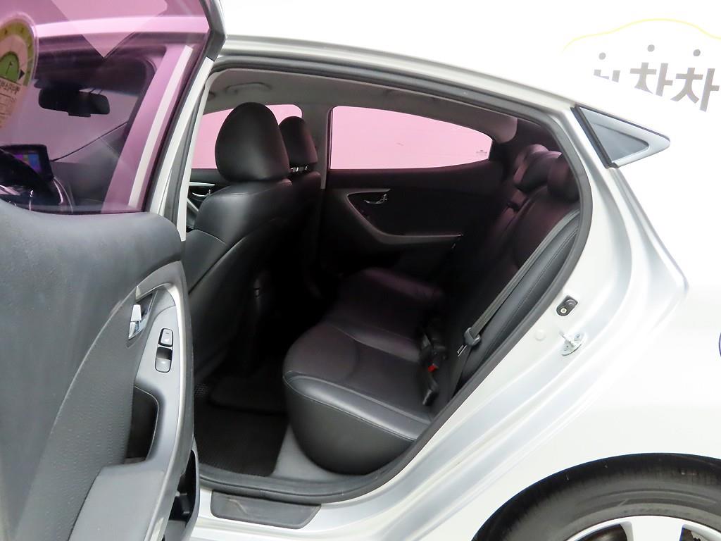 HYUNDAI Avante 2011 - Importación desde Corea - HF Imports Iquique - Foto 14