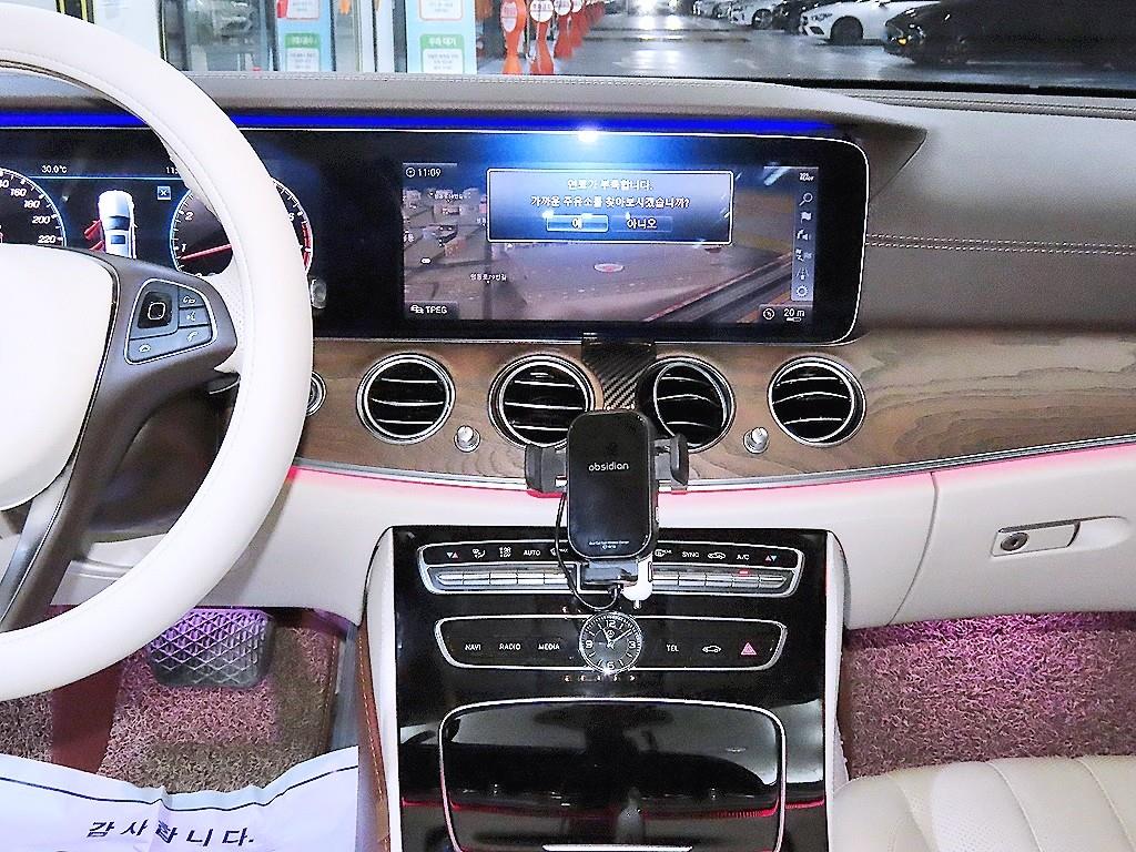 Mercedes Benz E class - Vista 11