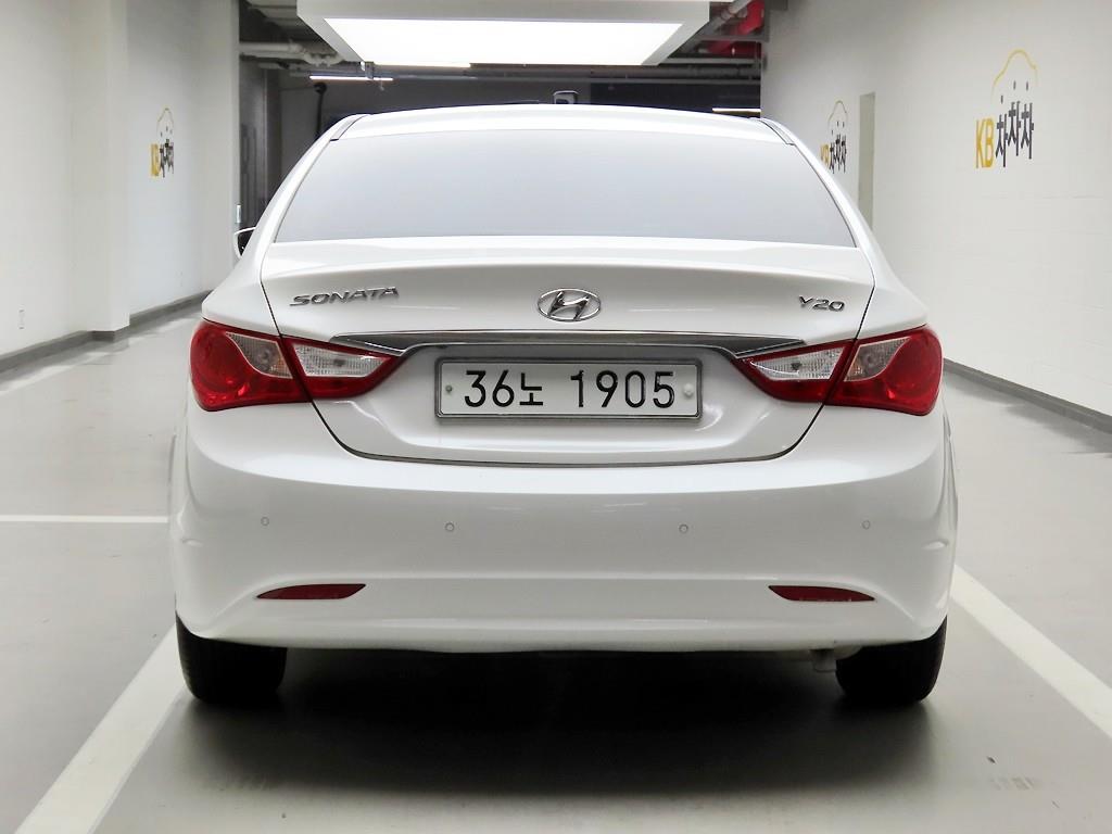 HYUNDAI Sonata - Vista 3