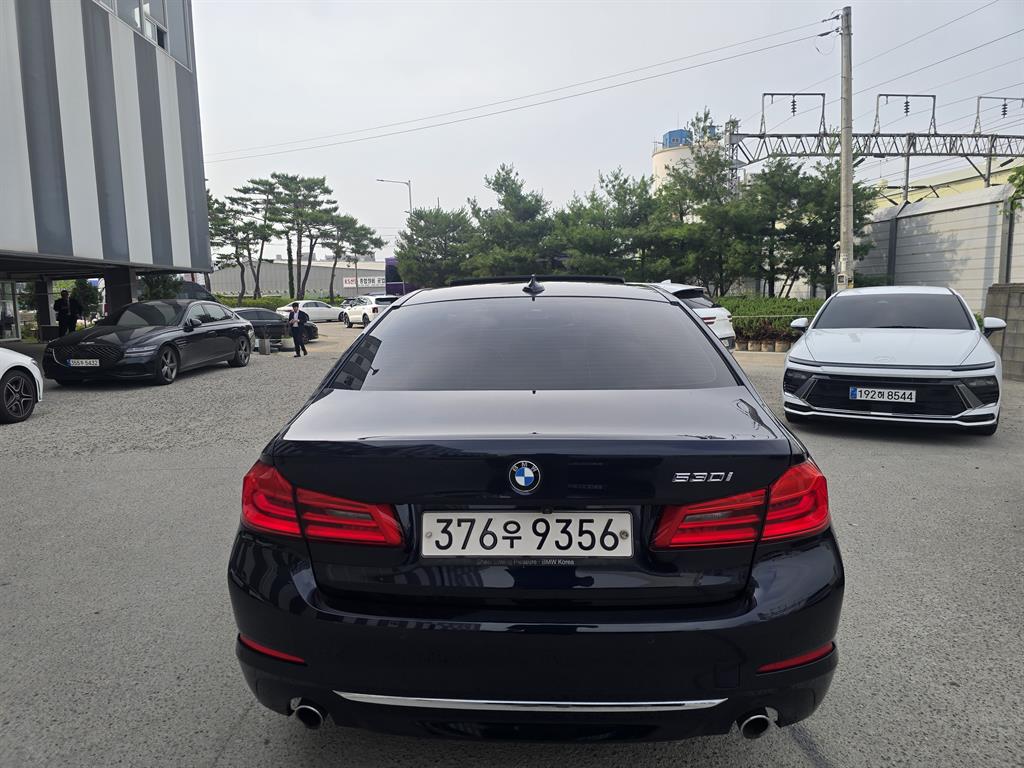 BMW 5 Series - Vista 5