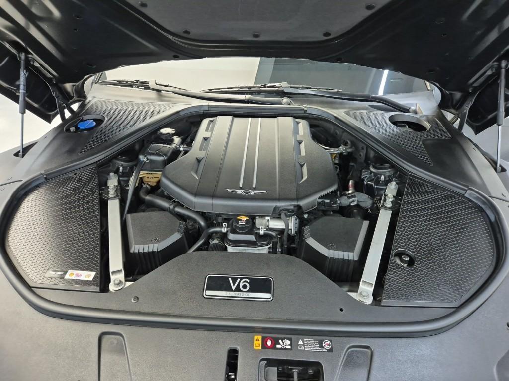 Genesis G90 - Vista 5