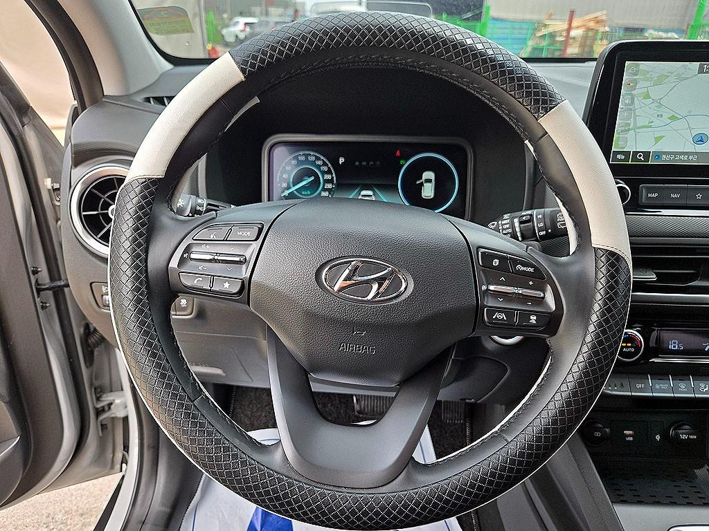 HYUNDAI Kona - Vista 8