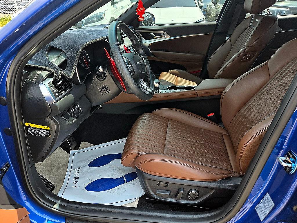 Genesis G70 - Vista 6