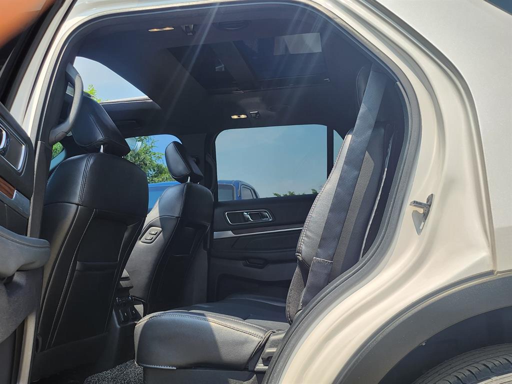 Ford Explorer - Vista 8