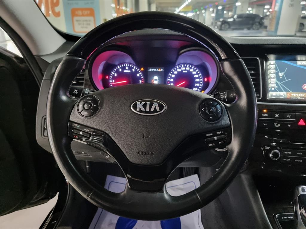 KIA K9 - Vista 11