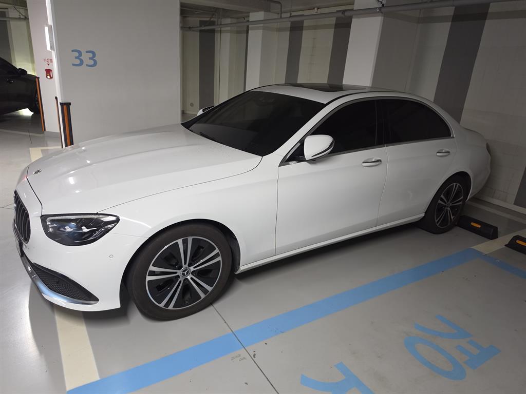 Mercedes Benz E class - Vista 2