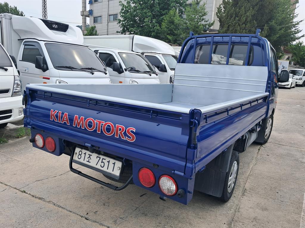 Small Truck Cargo (small) - Vista 3