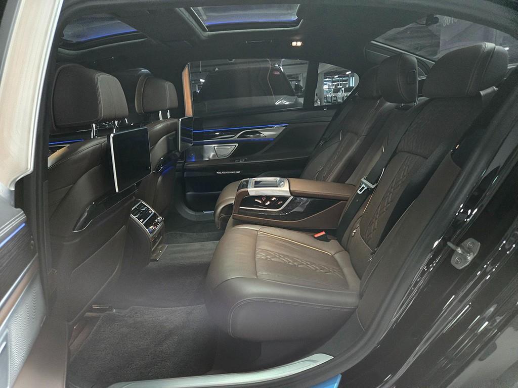 BMW 7 Series - Vista 6