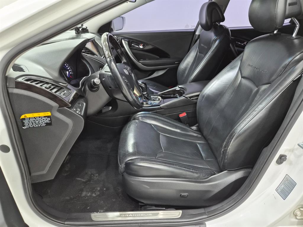 HYUNDAI Grandeur - Vista 10