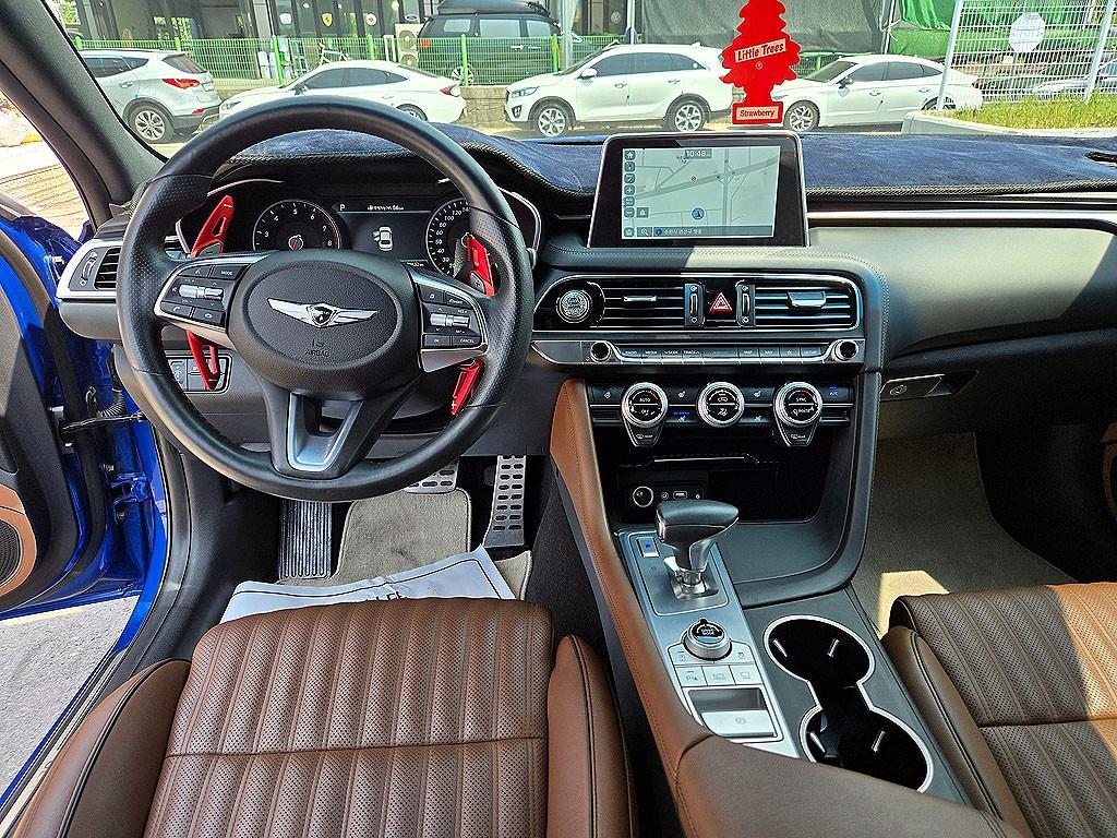 Genesis G70 - Vista 5