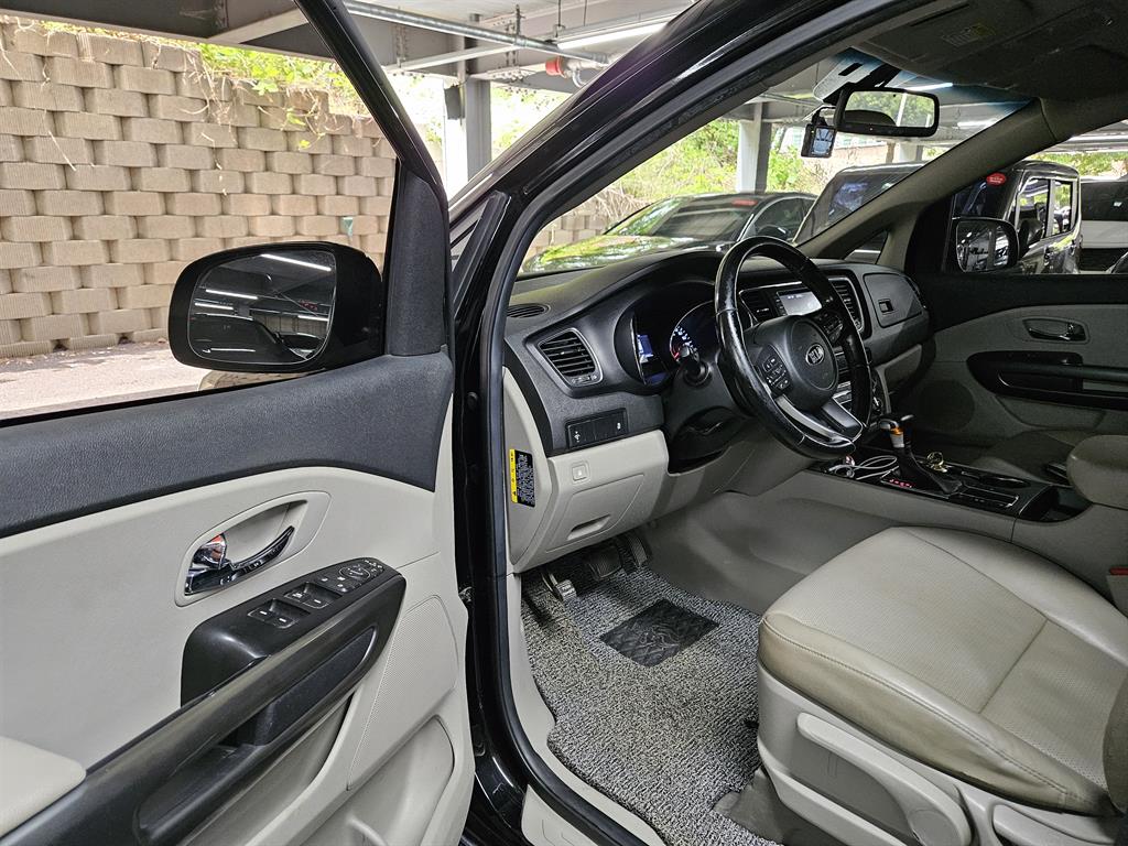 KIA Carnival 2019 Negro - Importación desde Corea - HF Imports Iquique - Foto 18