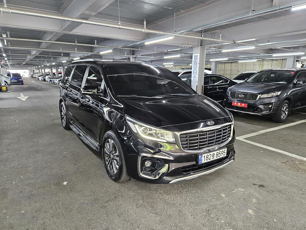 KIA Carnival - Vista 2