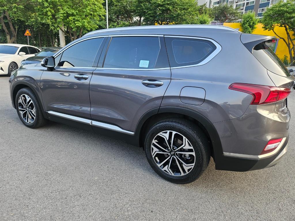 HYUNDAI Santa Fe - Vista 5