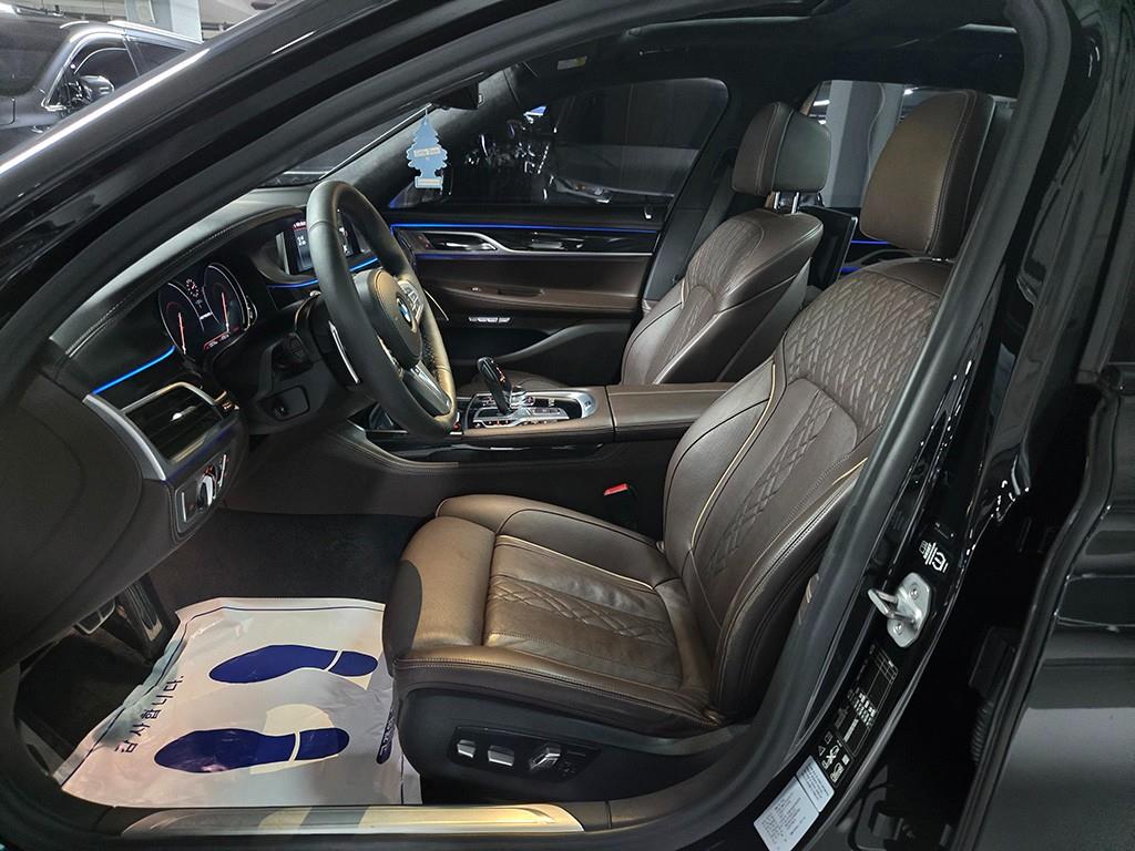 BMW 7 Series - Vista 5