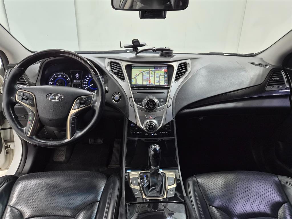 HYUNDAI Grandeur - Vista 7