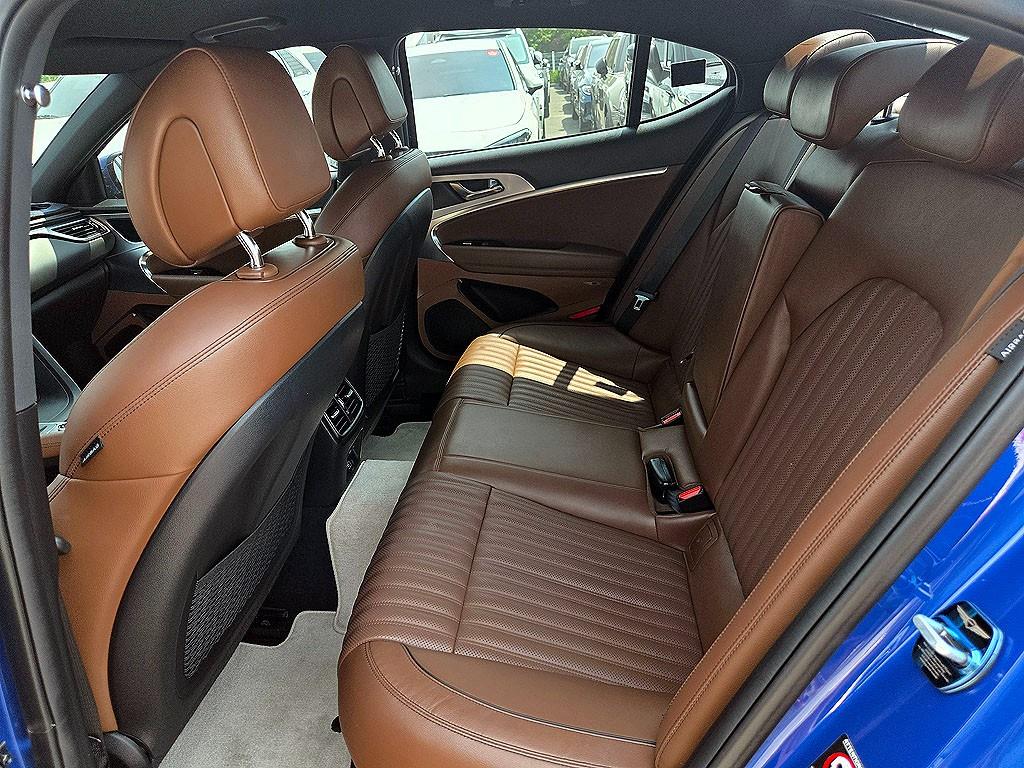 Genesis G70 - Vista 7
