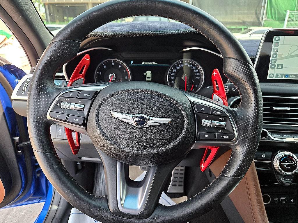 Genesis G70 - Vista 8