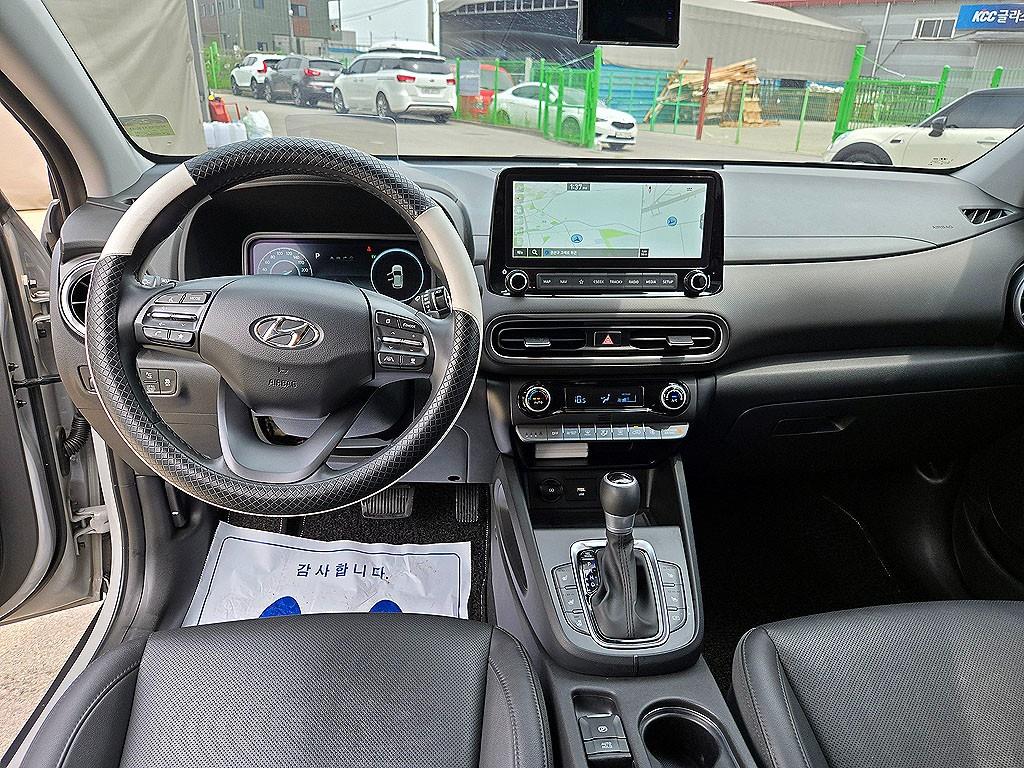 HYUNDAI Kona - Vista 5