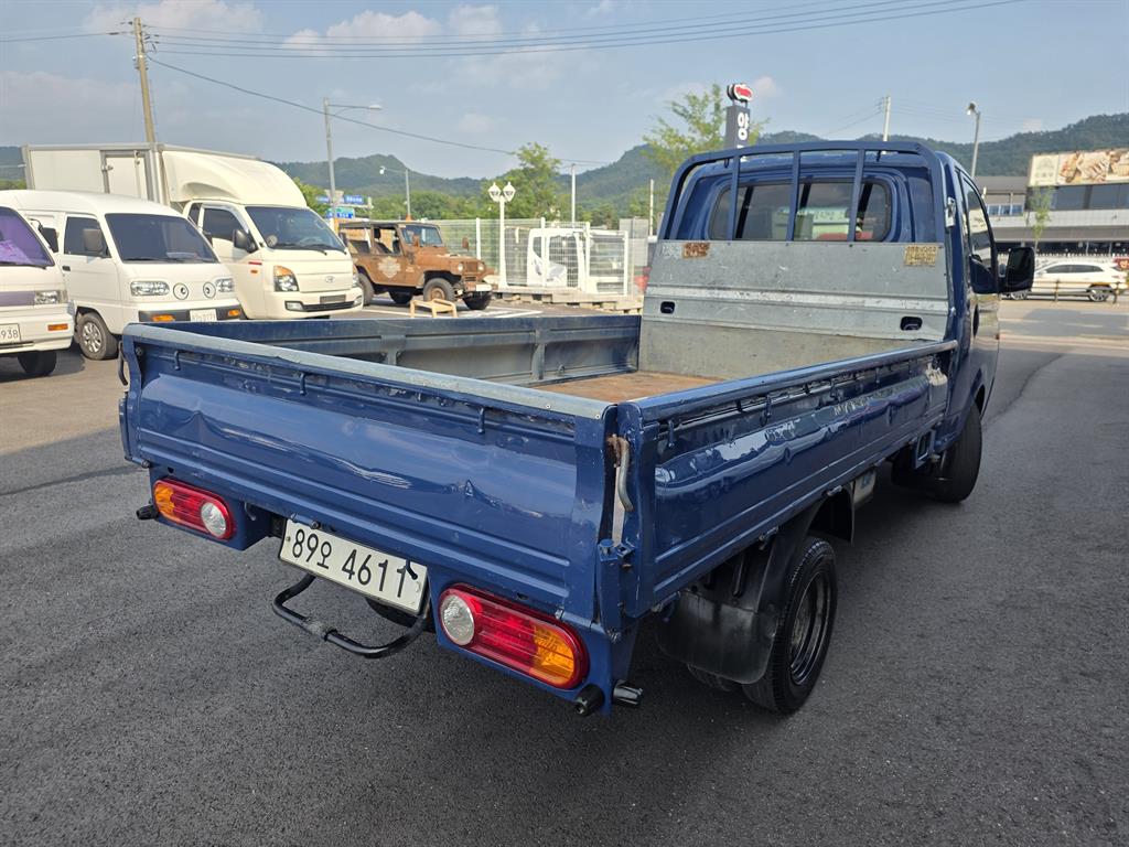 Small Truck Cargo (small) - Vista 2