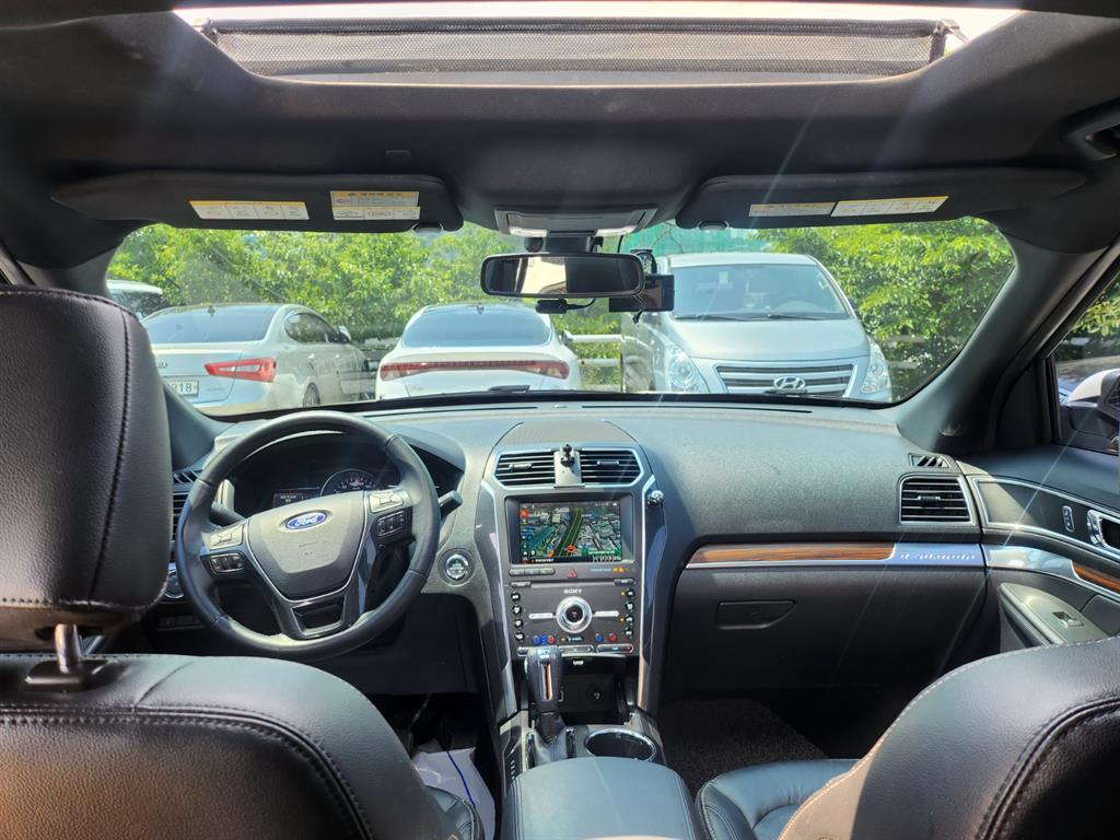 Ford Explorer - Vista 6