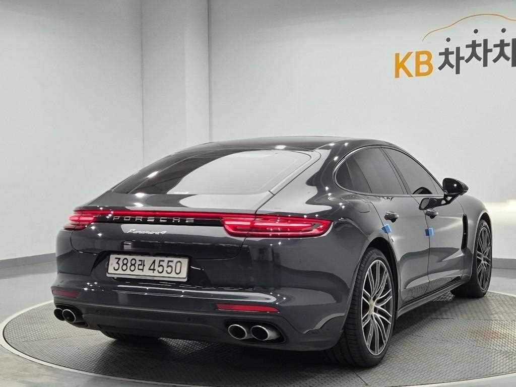 Porsche Panamera - Vista 3