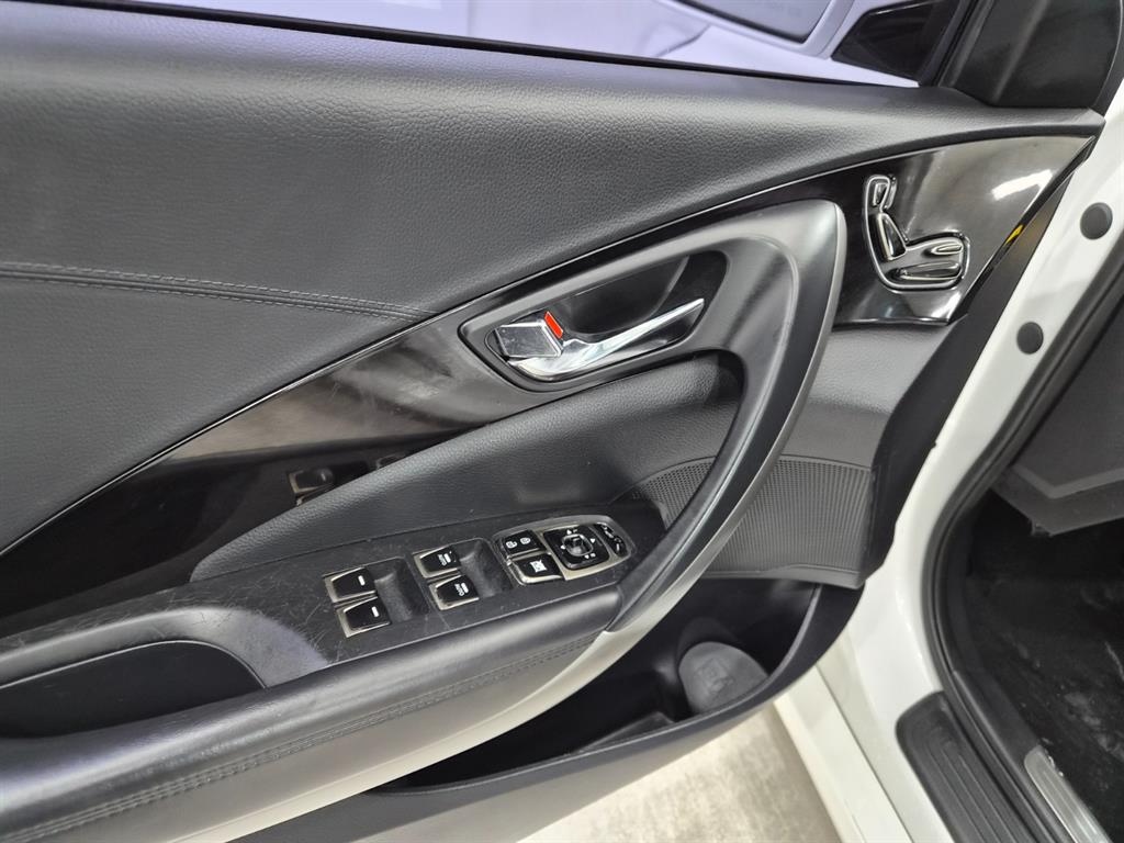 HYUNDAI Grandeur - Vista 11