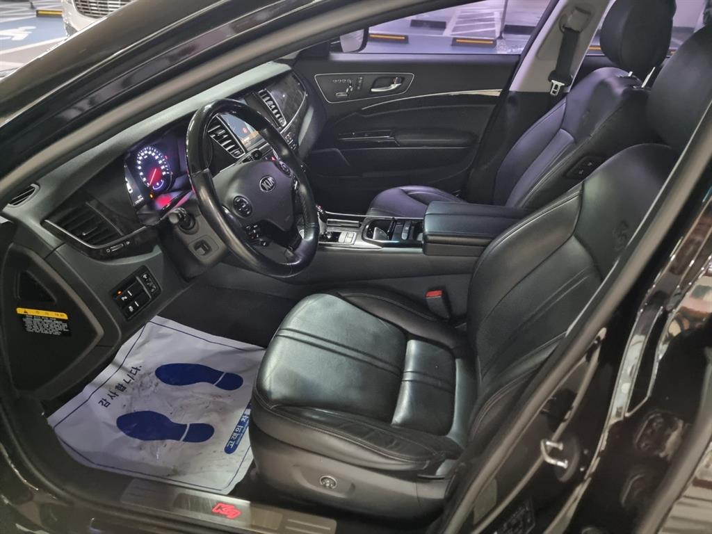 KIA K9 - Vista 4