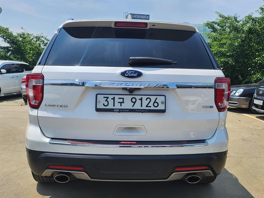 Ford Explorer - Vista 3