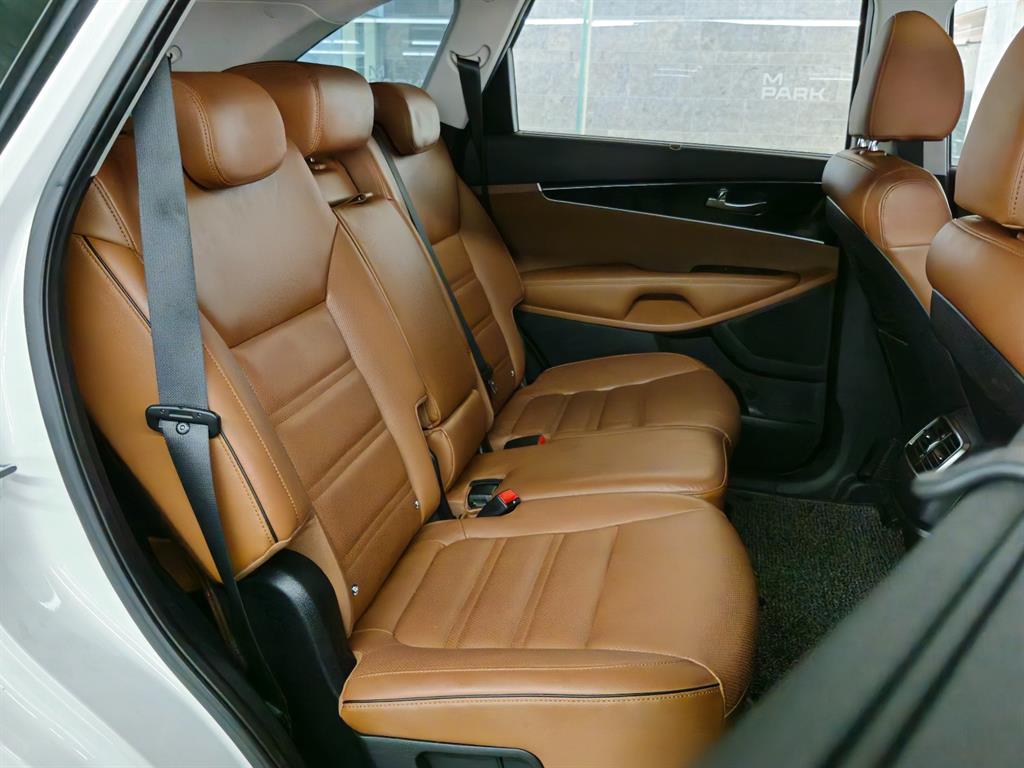 KIA Sorento - Vista 10