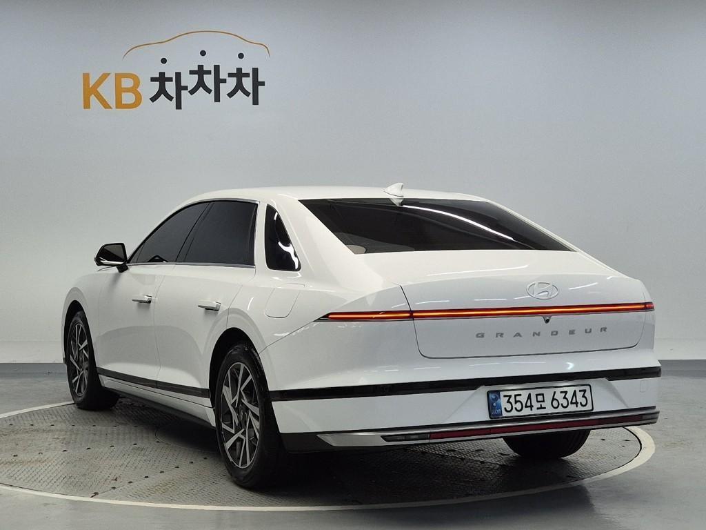 HYUNDAI Grandeur - Vista 2