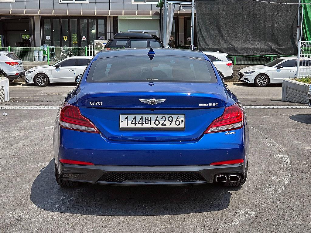 Genesis G70 - Vista 4