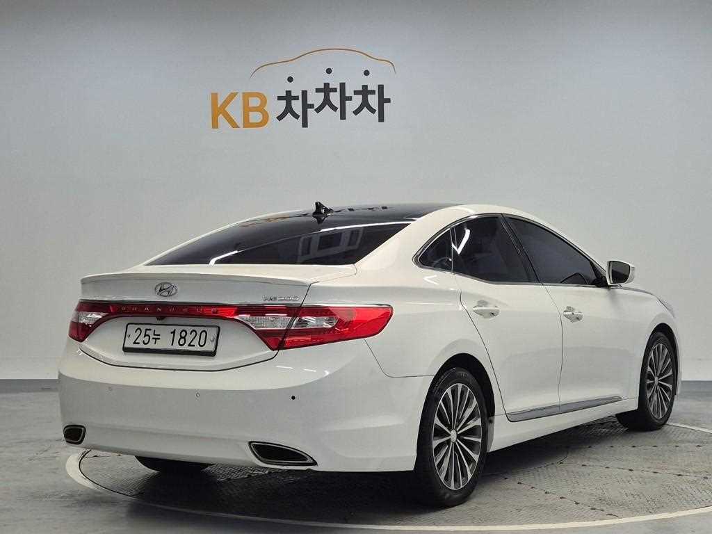 HYUNDAI Grandeur - Vista 3