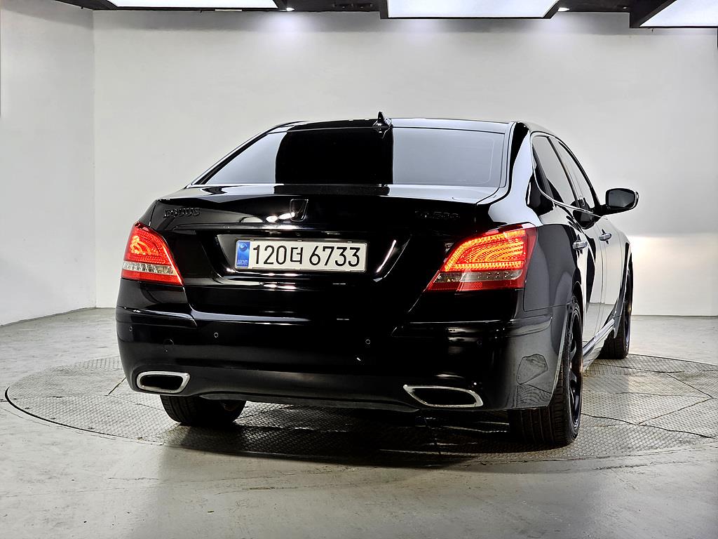 HYUNDAI Equus - Vista 3