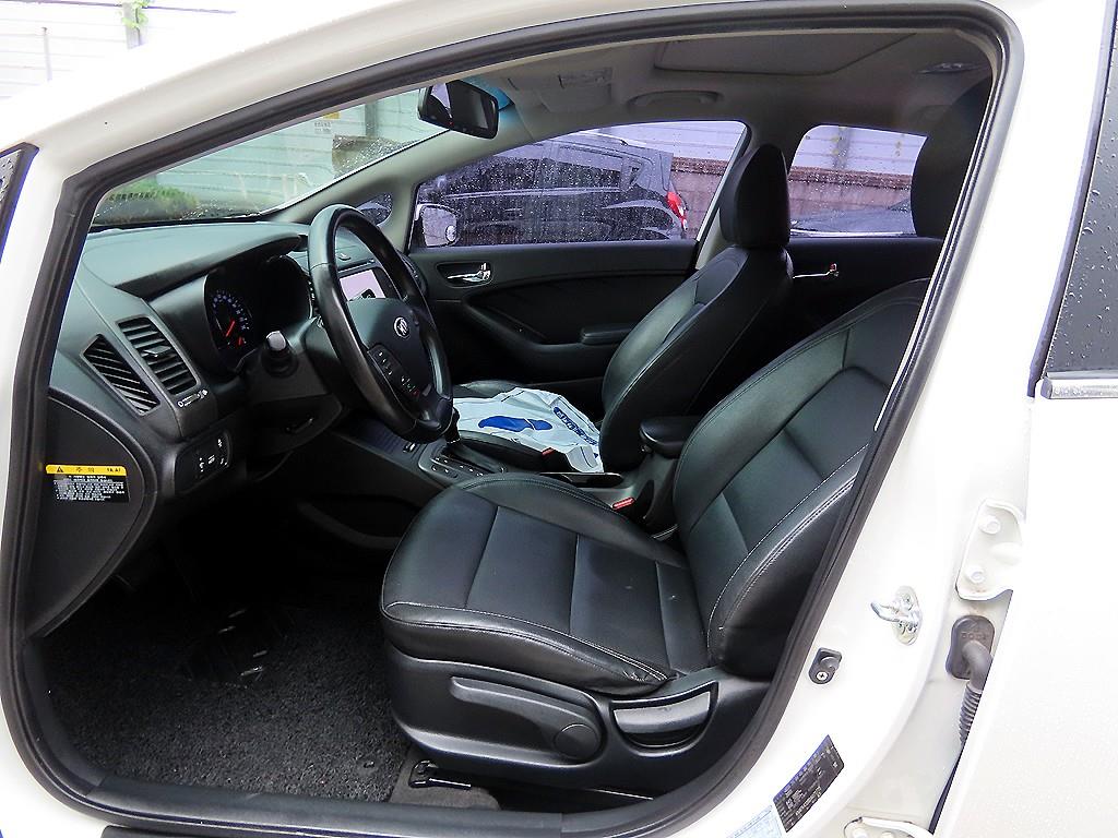 KIA K3 - Vista 5
