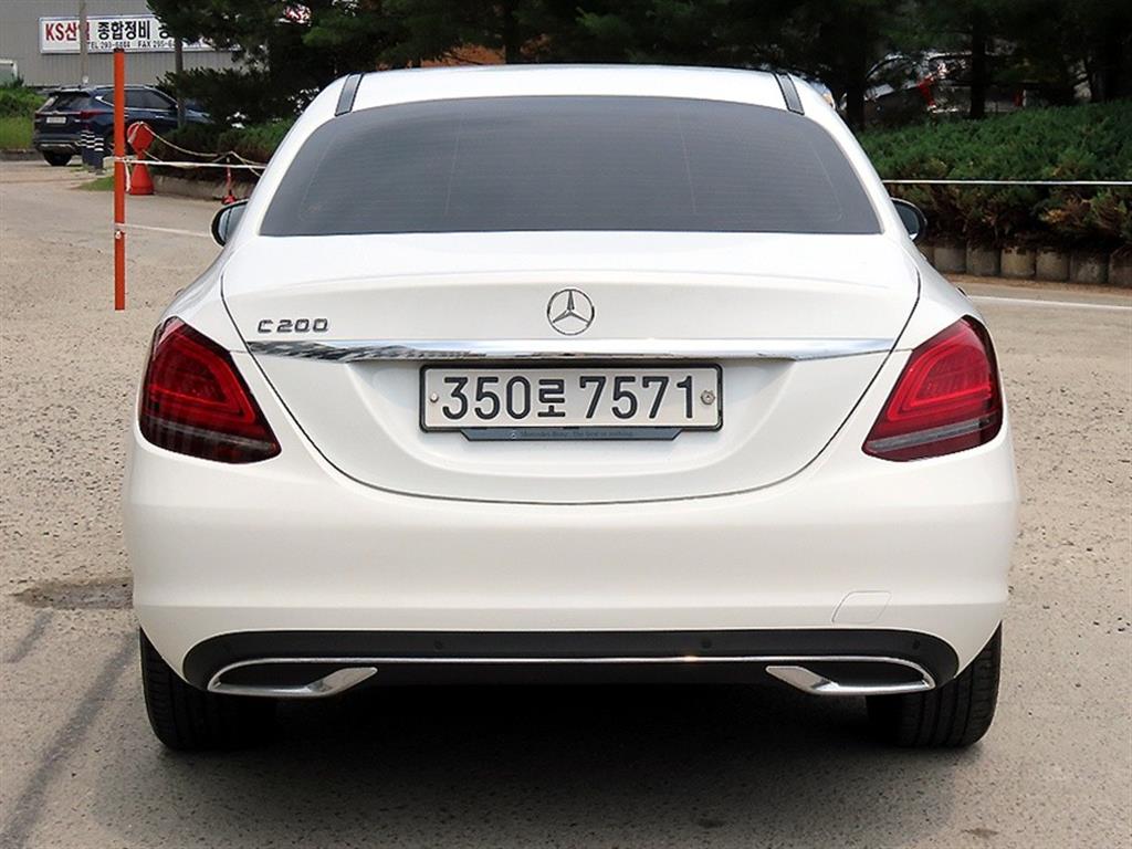 Mercedes Benz C Class - Vista 4