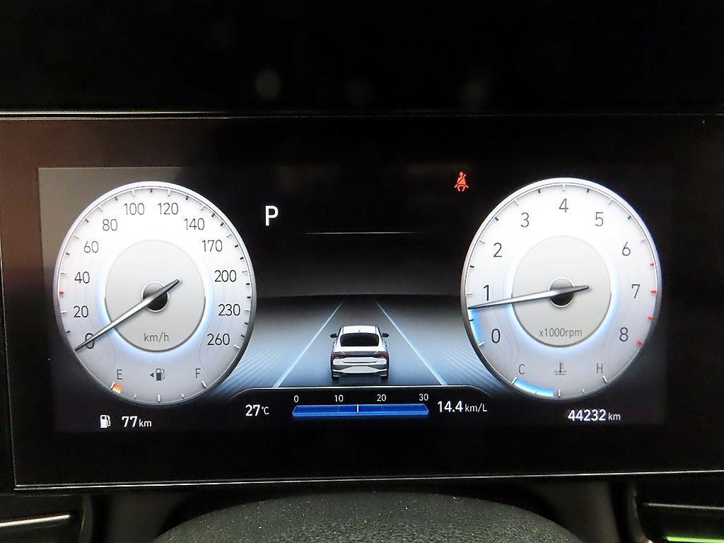 HYUNDAI Avante - Vista 6