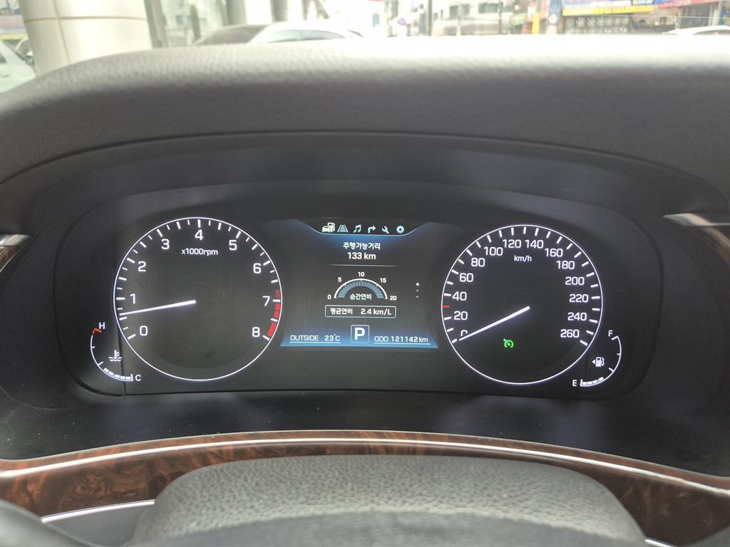 HYUNDAI Equus - Vista 5