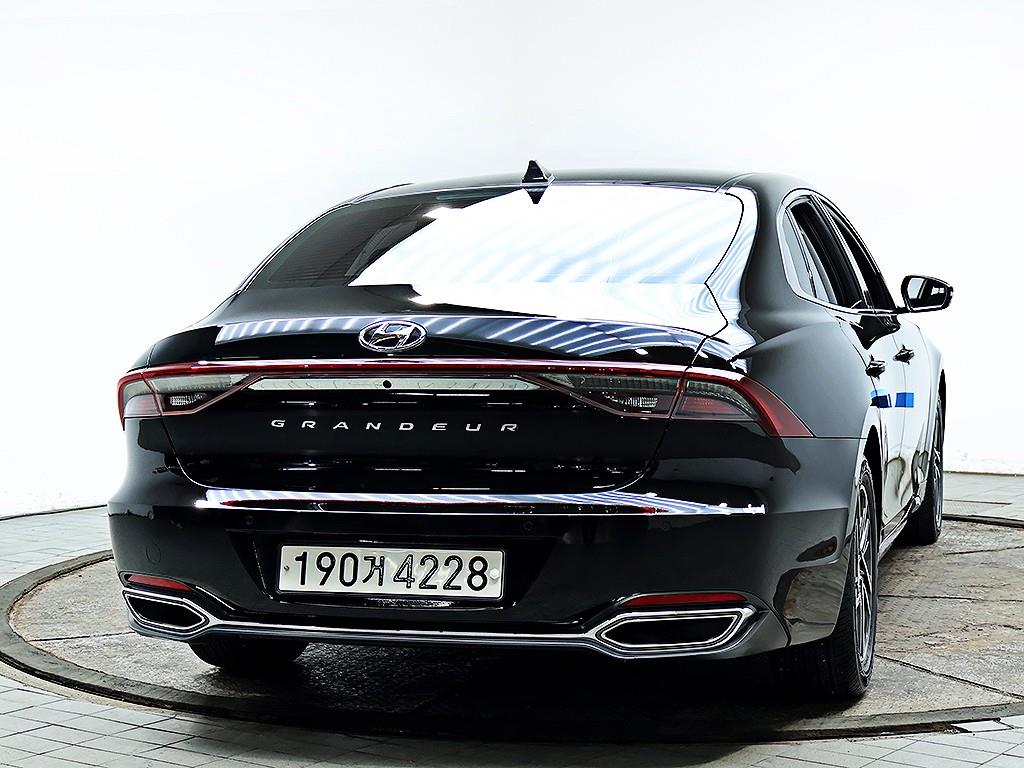 HYUNDAI Grandeur - Vista 5