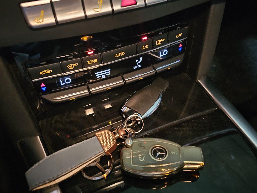 Mercedes Benz E class - Vista 12