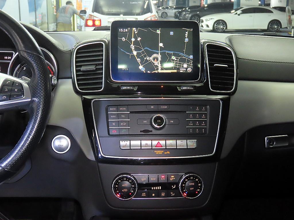 Mercedes Benz GLE Class - Vista 11