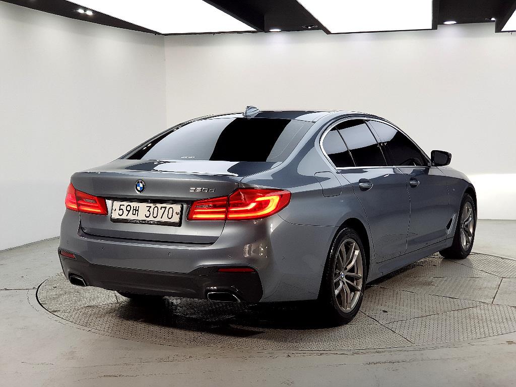 BMW 5 Series - Vista 4