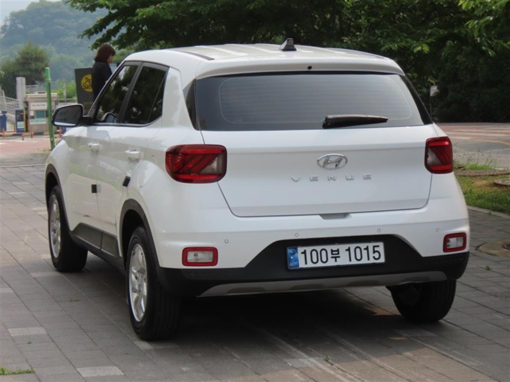 HYUNDAI Venue - Vista 7