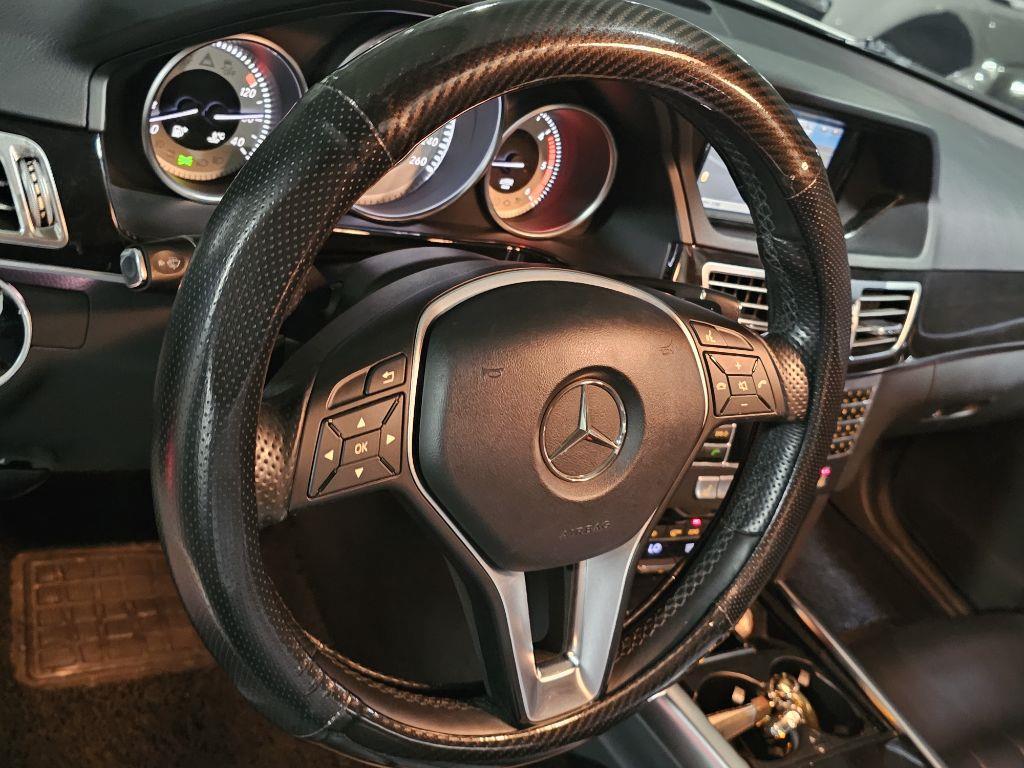 Mercedes Benz E class - Vista 8